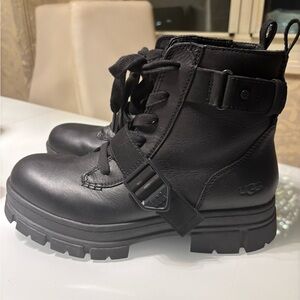 Ugg women’s Ashton lace up boots